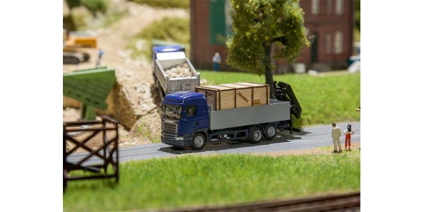 Faller 161597 Vrachtwagen Scania R 13 Hl Laadbak Met Houten Kist (Herpa) H0